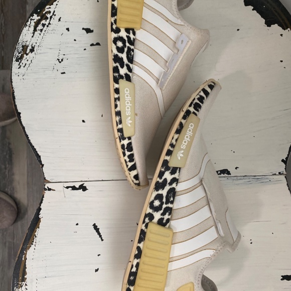 Adidas Originals Women's NMD_R1 Sneaker Ecru Black Leopard Print - Picture 6 of 8